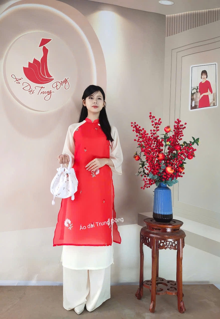 Set cách tân tơ nhăn tay phối kem / Áo dài Trung Đồng