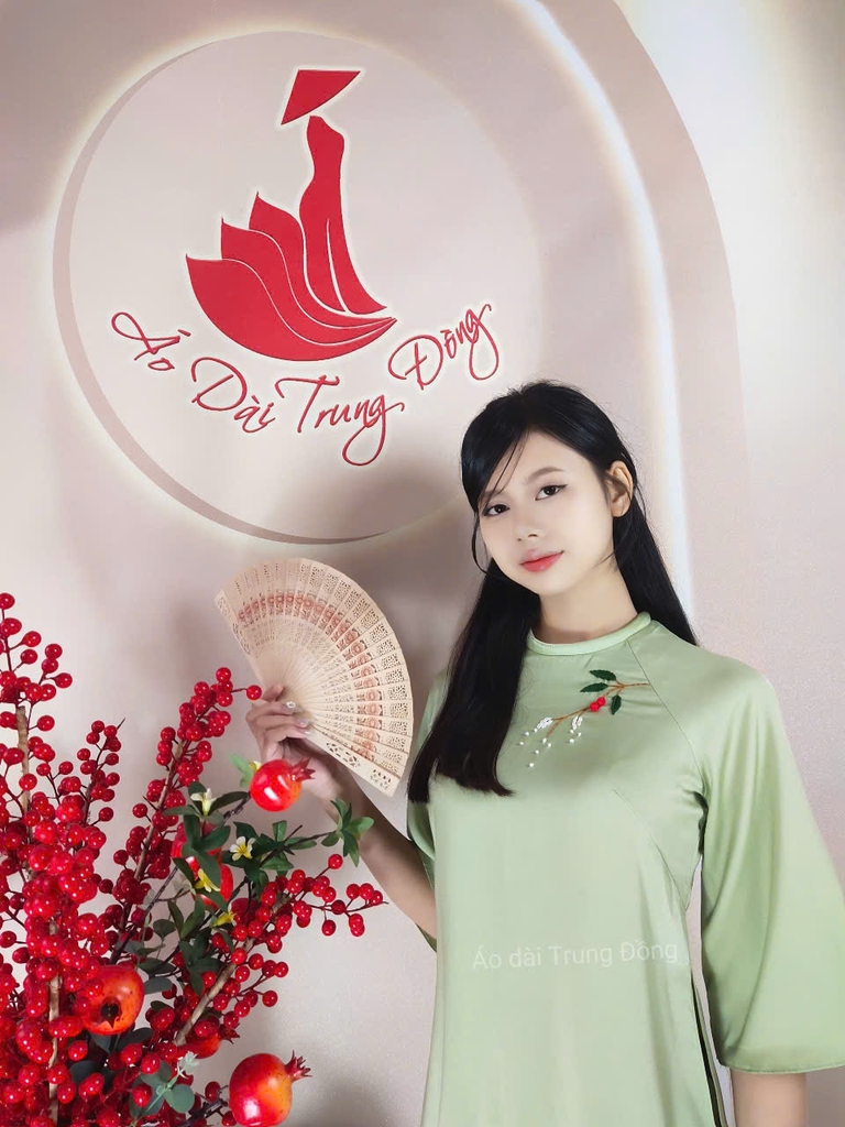 Set cách tân ngọc trai cổ mấn / Áo dài Trung Đồng