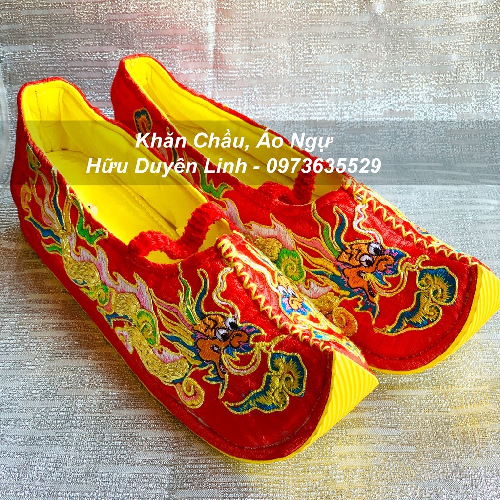 Giày Hầu Đồng: Ý Nghĩa, Cách Chọn và Tầm Quan Trọng trong Lễ Hầu Đồng