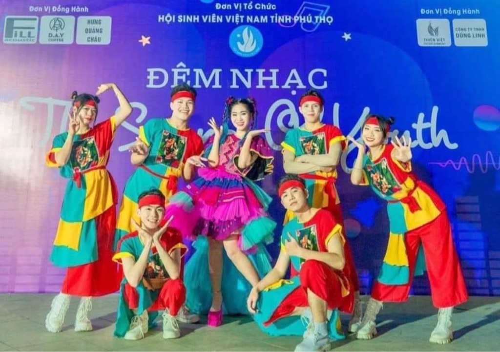 Trang Phục Múa Trung Thu: Khám Phá Đặc Sắc Văn Hóa và Những Mẫu Trang Phục Đẹp