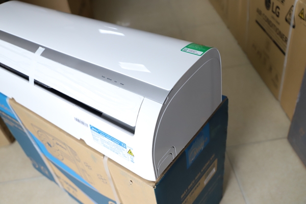 Điều hòa Midea 9.000 BTU 1 chiều MSAFII-10CRN8 (New 2024)