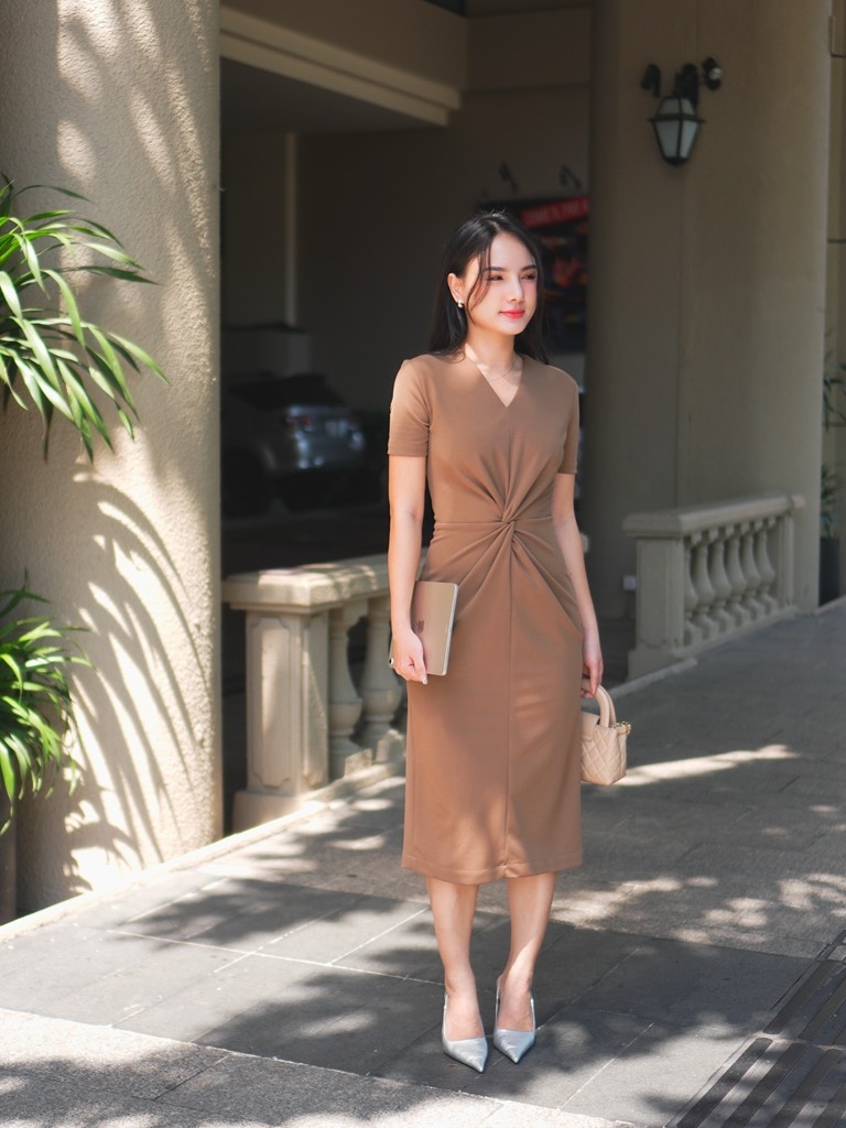 ĐẦM XOẮN EO CHE BỤNG