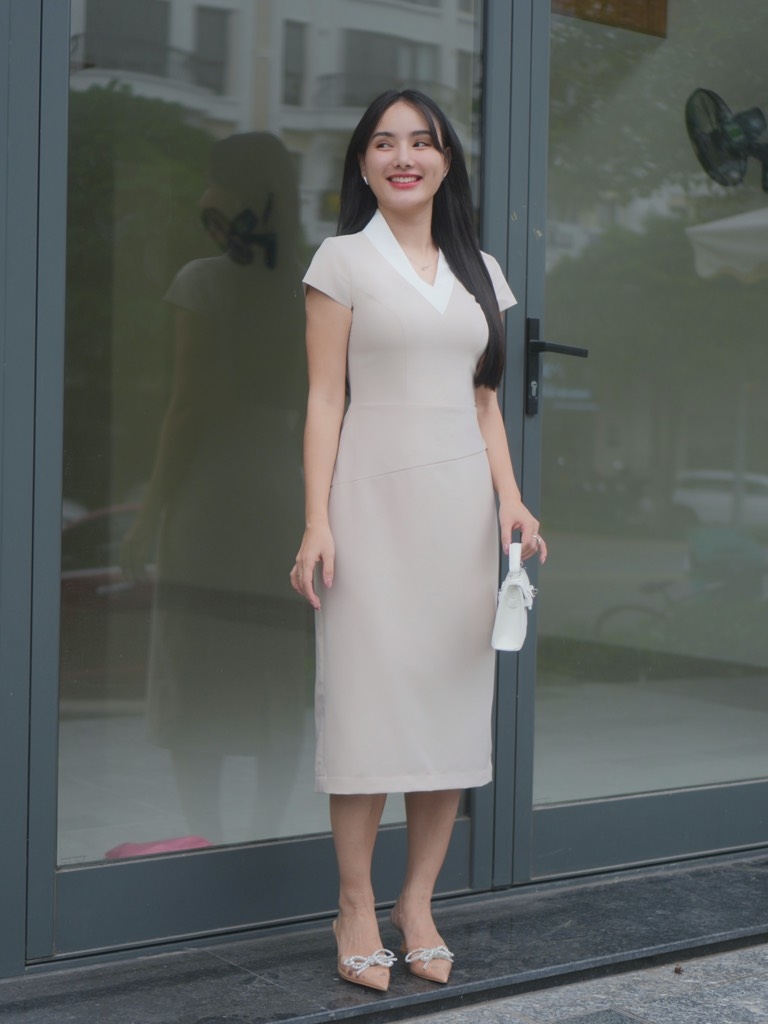 ĐẦM VIỀN CỔ TIM