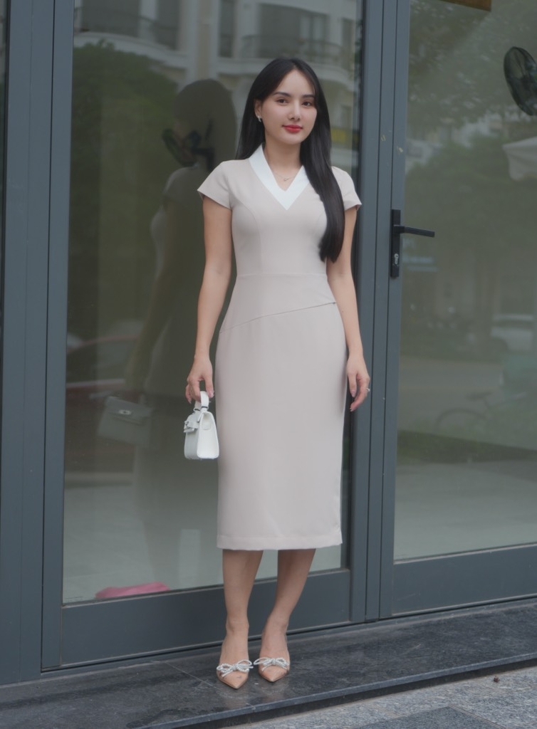 ĐẦM VIỀN CỔ TIM