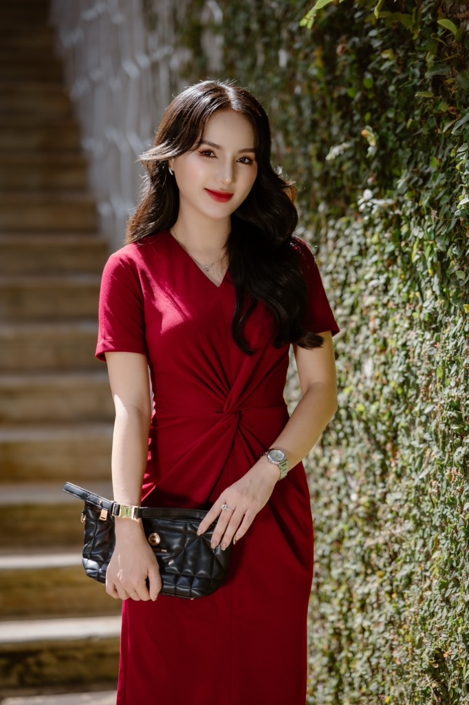 ĐẦM XOẮN EO CHE BỤNG