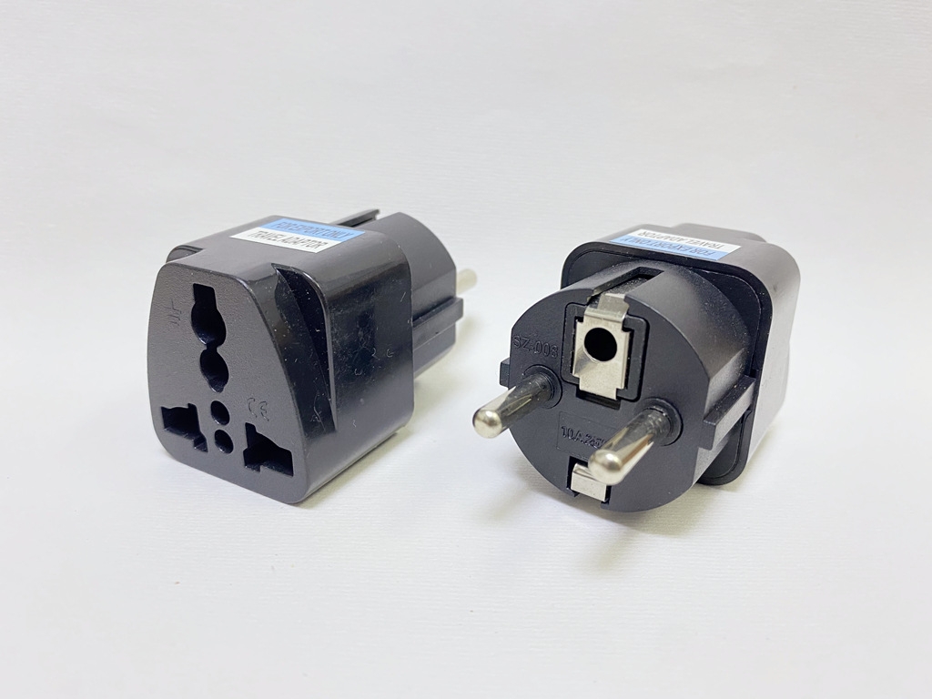 EU Plug Adapter (EU Spraudņa Adapteri)