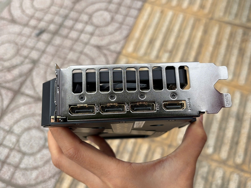VGA Gigabyte RTX 5060 Ti Windforce OC 8GB GDDR7 (N506TWF2OC-8GD)