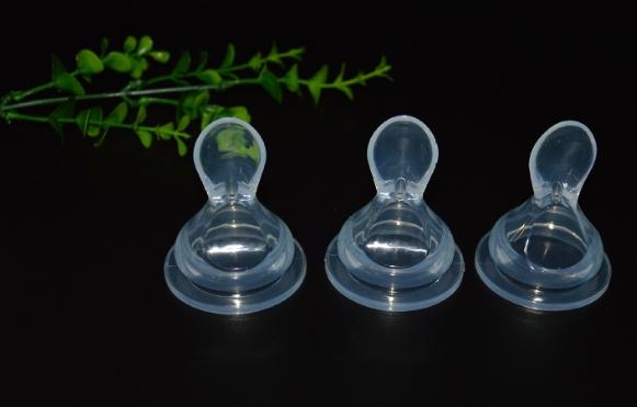 Núm thìa ăn dặm silicon Pigeon cổ rộng