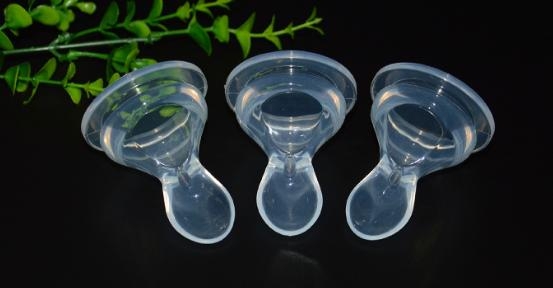 Núm thìa ăn dặm silicon Pigeon cổ rộng