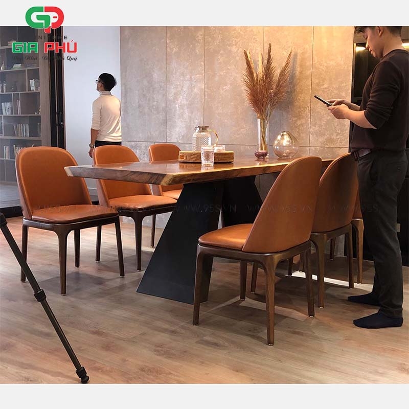 Bộ bàn ăn Eliot gỗ nguyên tấm 6 ghế grace bọc da - BBG24