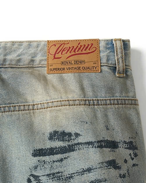 Eleven Distresed Jeans