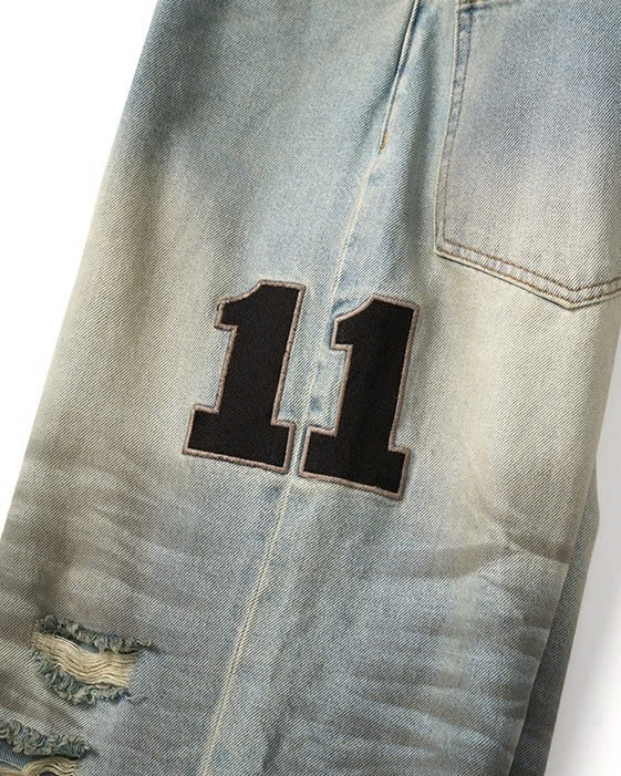 Eleven Distresed Jeans