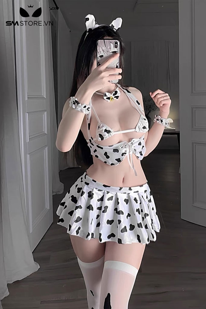 SMS647 - Cosplay bò sữa lọt khe xẻ ngực với dây đan chéo trước