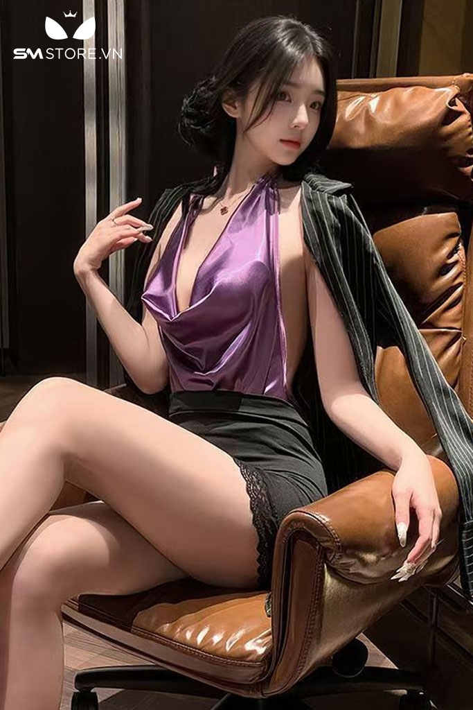 SMS677 - Cô giáo cosplay với áo buộc dây sau hở lưng và váy bó