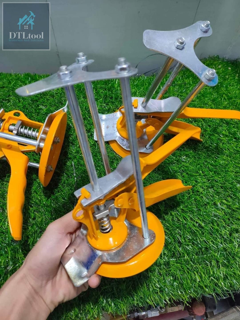 Kích chân gạch 600gam - Kích 3 trụ vàng