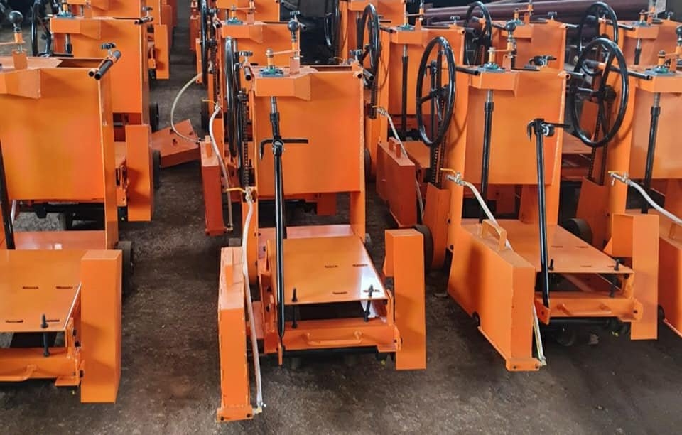 Khung cắt KC20 - Khung cắt bê tông lắp lưỡi cắt đến 500mm