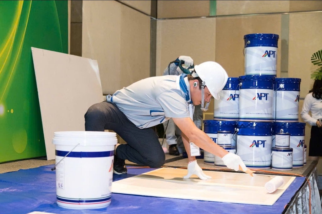KERASEAL WB10 - Bộ 18Kg - Sơn phủ Epoxy hệ lăn gốc nước