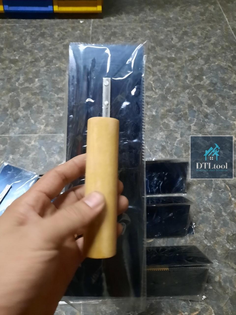 Bay răng cưa 3mm. Bàn bả răng cưa thép đen 30x10cm