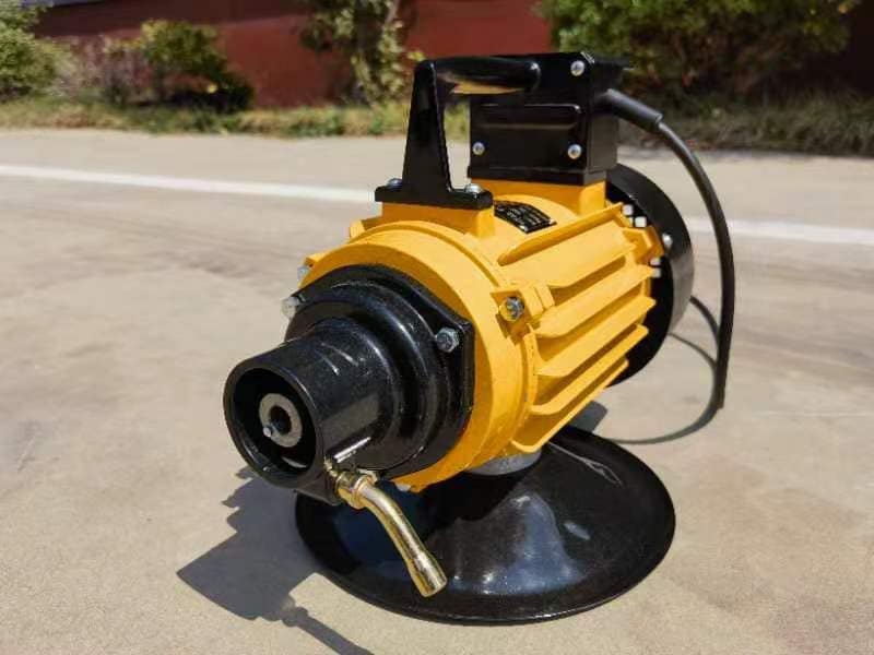 Máy Đầm Dùi Điện Hiltool 3Kw/380V