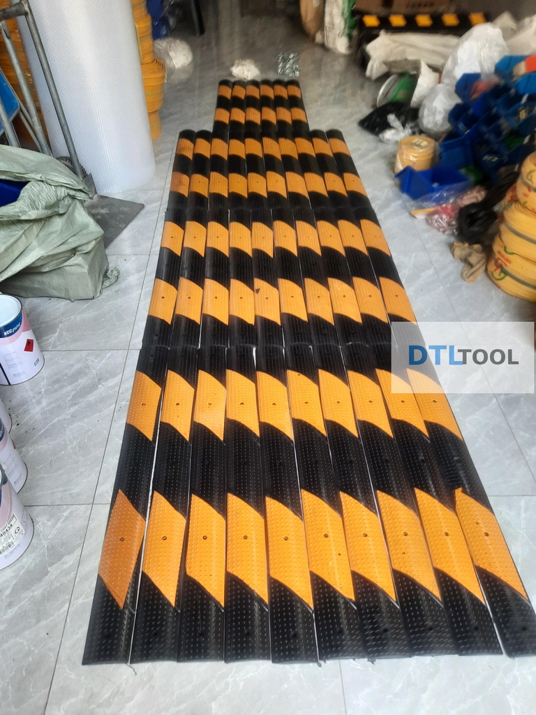 Gờ Giảm Tốc Cao Su 1000x100x20mm SDTL | Gờ Giảm Tốc Xe Máy Sọc Chéo