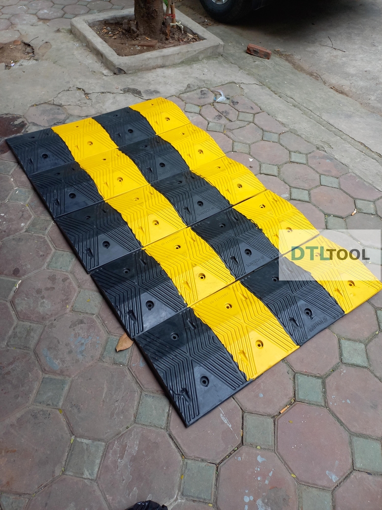 Gờ Giảm Tốc Cao Su 1000x350x40mm SDTL | Có Rãnh Luồn Ống, Đi Dây 31x25mm