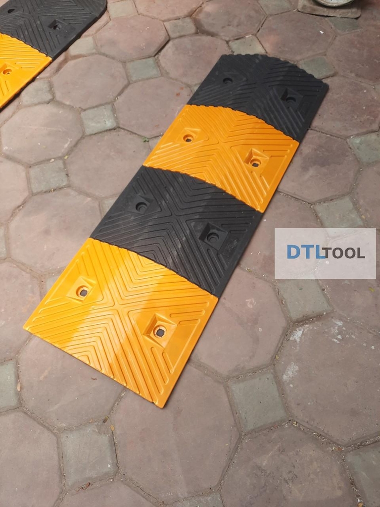 Gờ Giảm Tốc Cao Su 1000x350x50mm KK200T SDTL | Gờ Hạn Chế Tốc Độ Cho Bãi Xe, Nhà Xưởng