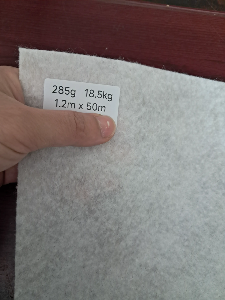 Màng chống thấm PPE 3 lớp LDTL dày 0.7mm, khổ rộng 1.2m, tỷ trọng 285g. Màng chống thấm cao cấp, có cấu tạo 3 lớp. Màng chống thấm Polypropylene Elastomer