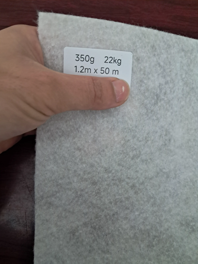 Màng chống thấm PPE 3 lớp LDTL dày 0.8mm, khổ rộng 1.2m, tỷ trọng 285g. Màng chống thấm cao cấp, có cấu tạo 3 lớp. Màng chống thấm Polypropylene Elastomer