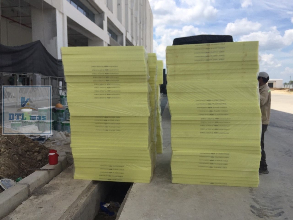 Xốp XPS dày 50mm, Tỉ trọng 28kg/m3, Kích thước 1200x600mm. Xốp cách âm, cách nhiệt, chống nóng, bảo vệ lớp chống thấm, chèn khe lún