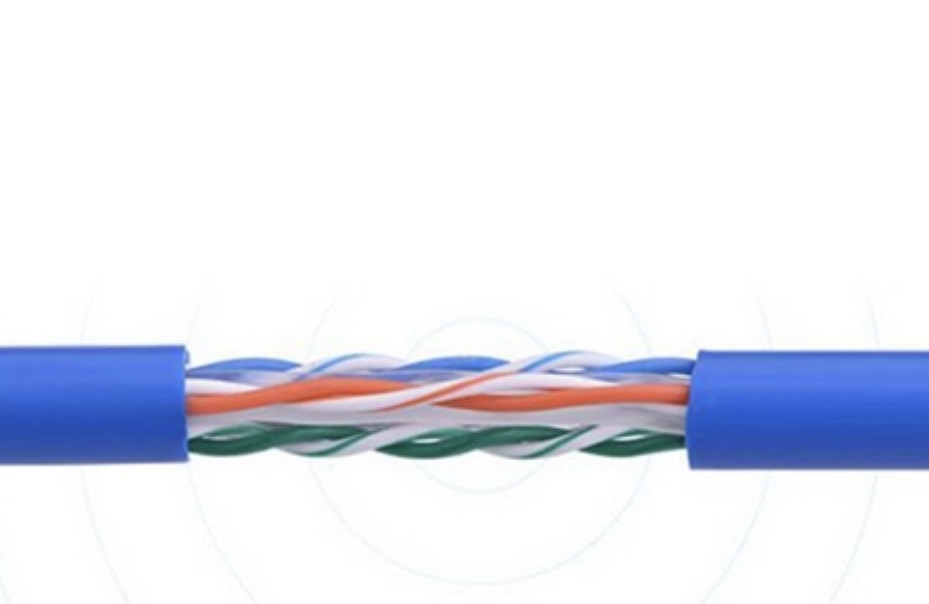 Cáp mạng Cat 6 dài 15M Ugreen NW102 đúc sẵn 2 đầu bấm màu xanh