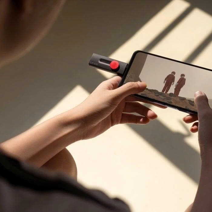 USB Lexar D300 128GB Chuẩn USB 3.2 Gen 1, Tốc độ đọc 130Mb/s, Chất liệu nhựa giảm nhiệt, BH 2 năm