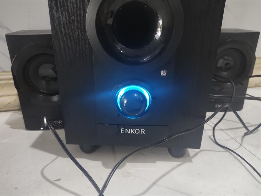 Loa vi tính 2.1 Enkor E700 Đen