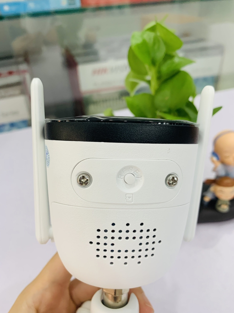 Camera Wifi 4MP IPC-F42FEP-D-IMOU tích hợp đèn Spotlight, còi báo động