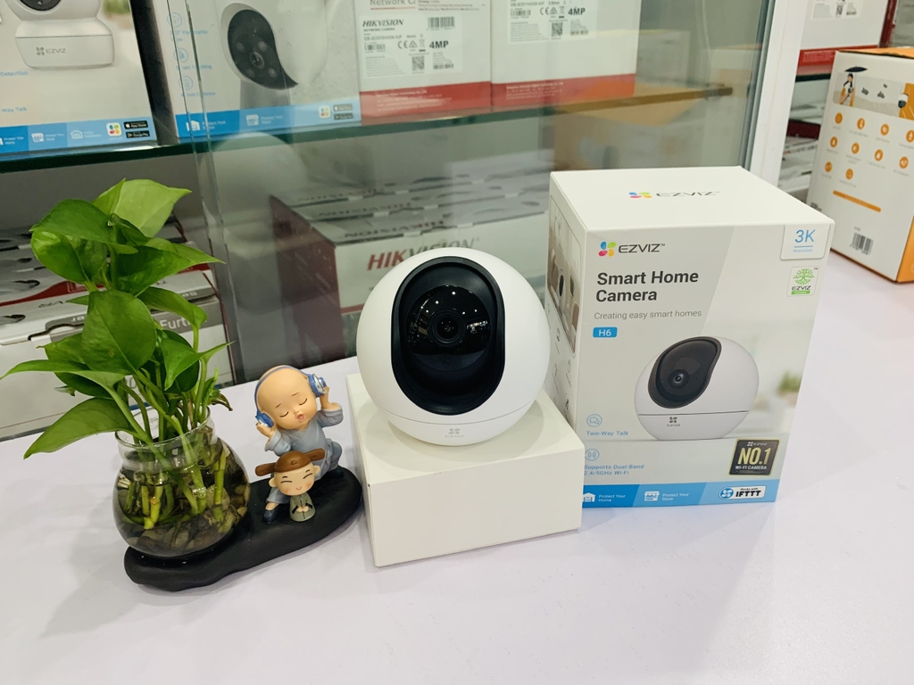 Camera EZVIZ CS-H6 (5Mp) Xoay 360 Độ, Đàm Thoại 2 Chiều, Công Nghệ Starlight Hiển Thị Đầy Đủ Màu Sắc