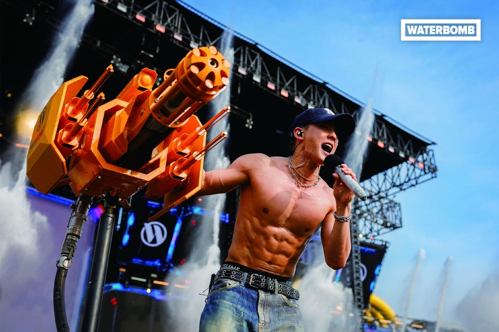 Đánh Thức Năng Lượng Nam Tính Tại Lễ Hội Nhạc Nước Waterbomb World Tour 2025