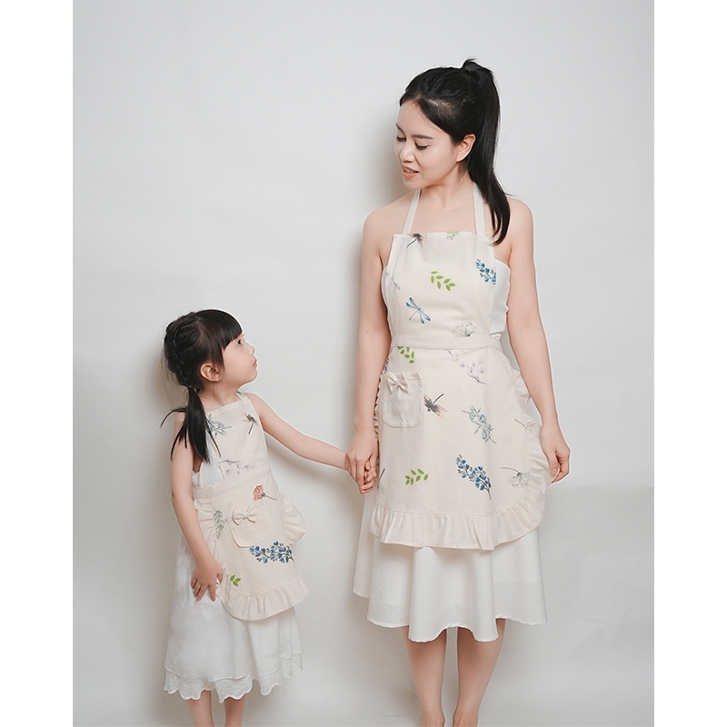 Tạp Dề Hoa  – Tạp Dề Thời Trang Cao Cấp – Dành Cho Mẹ Và Bé - Họa Tiết Chuồn Chuồn/ Hoa Ly/ Vườn Hoa - Set UYỂN