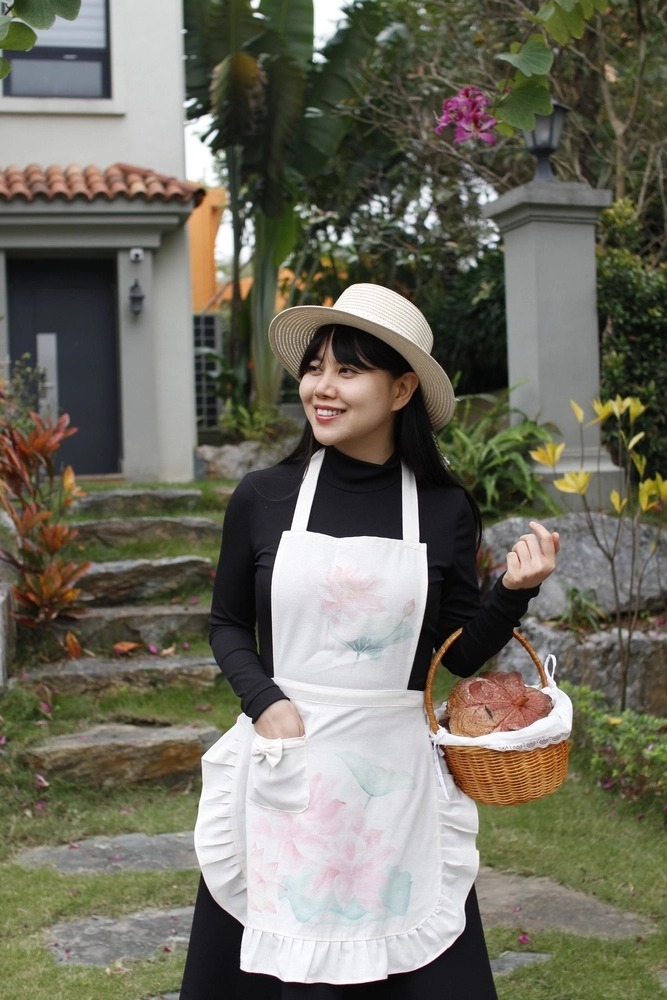 Tạp Dề Linen Be Hoa Sen Hồng - Freesize - Set Mẹ&Bé - Nấu Ăn&Quà Tặng