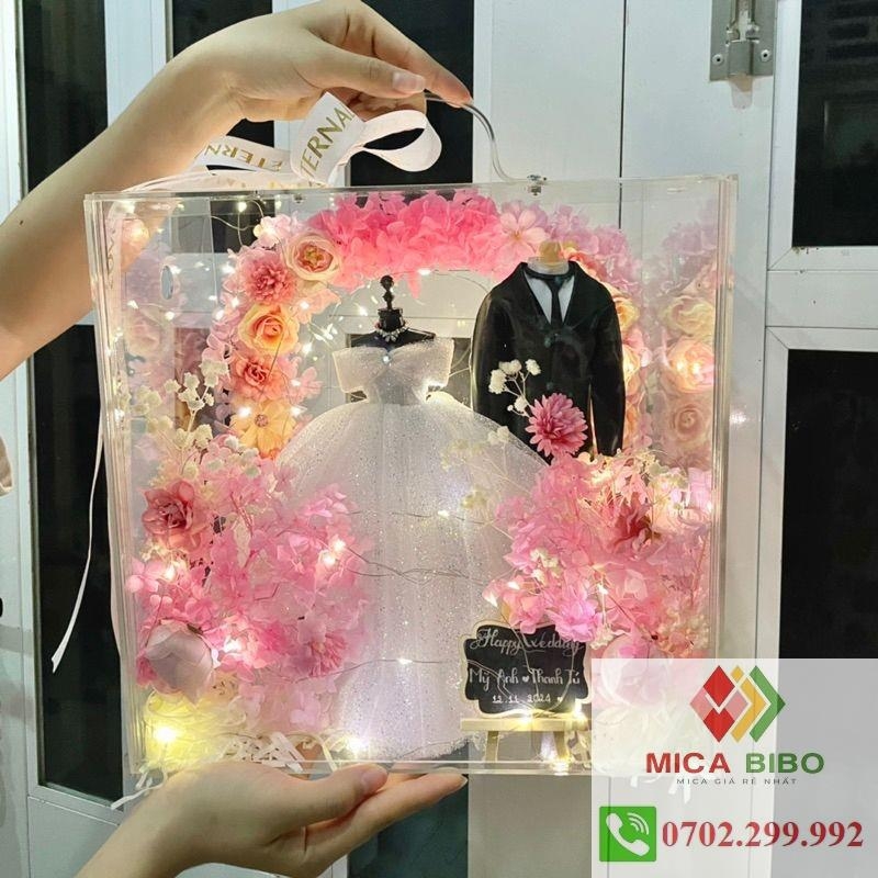 Hộp hoa mica - Hộp vali đựng quà - đựng hoa quả bằng mica có quai xách