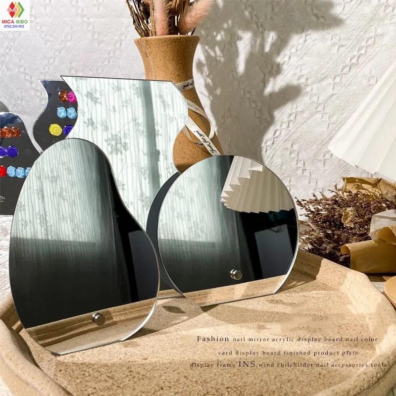 Kệ mica tráng gương trưng bày móng tay, nail, nhiều màu sắc