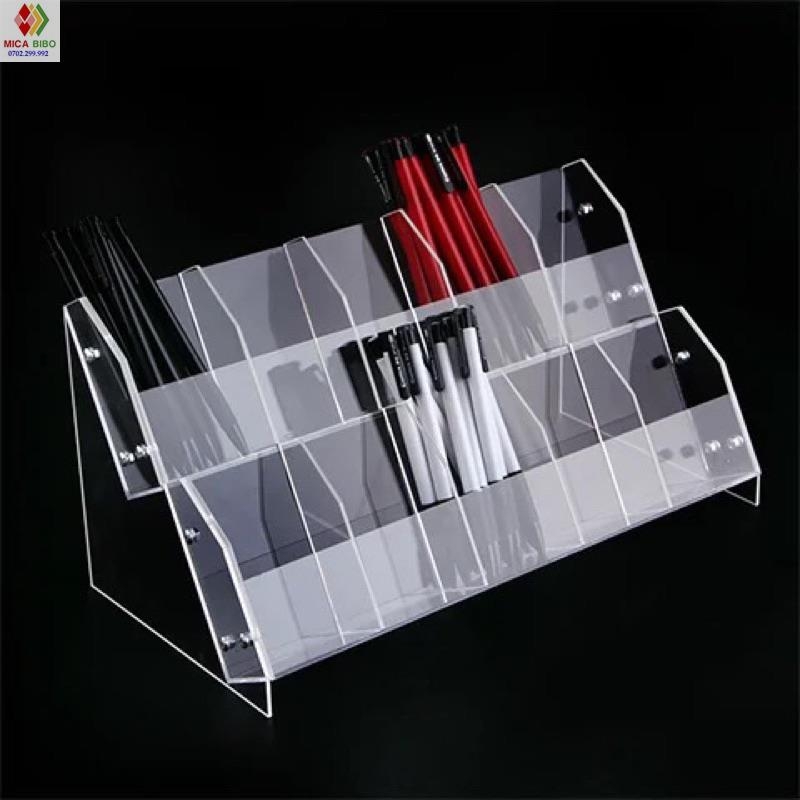 Kệ mica trưng bày bút viết, văn phòng phẩm, nhiều kích thước, thiết kế theo yêu cầu