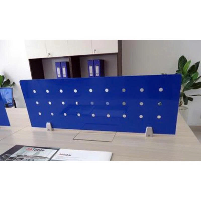 Tấm chắn mica có lỗ thoáng khí, Vách ngăn mica, vách ngăn bàn mica kèm kẹp