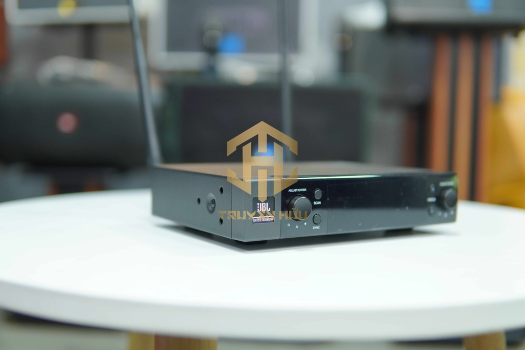 MICRO KHÔNG DÂY JBL VM200