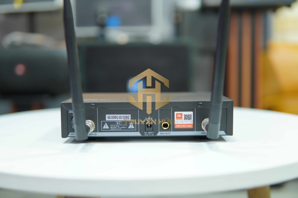 MICRO KHÔNG DÂY JBL VM200