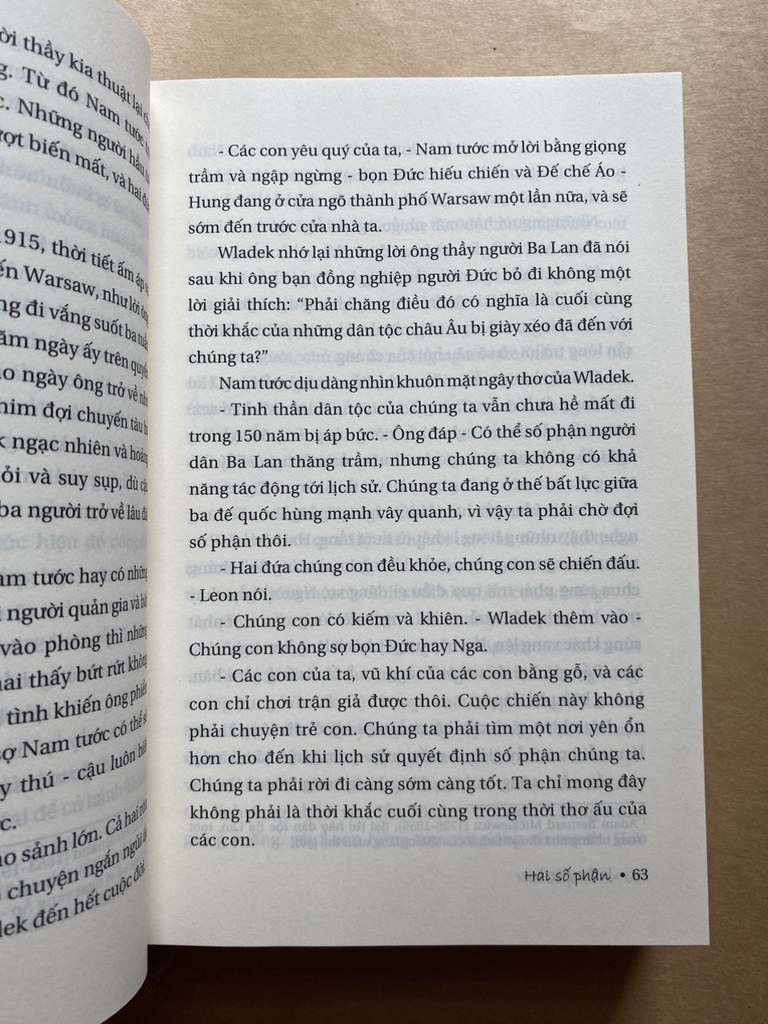 Hai Số Phận