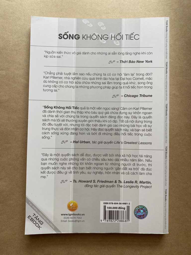 Sống Không Hối Tiếc - 30 Bài Học Cuộc Đời Từ Những Người Đi Trước
