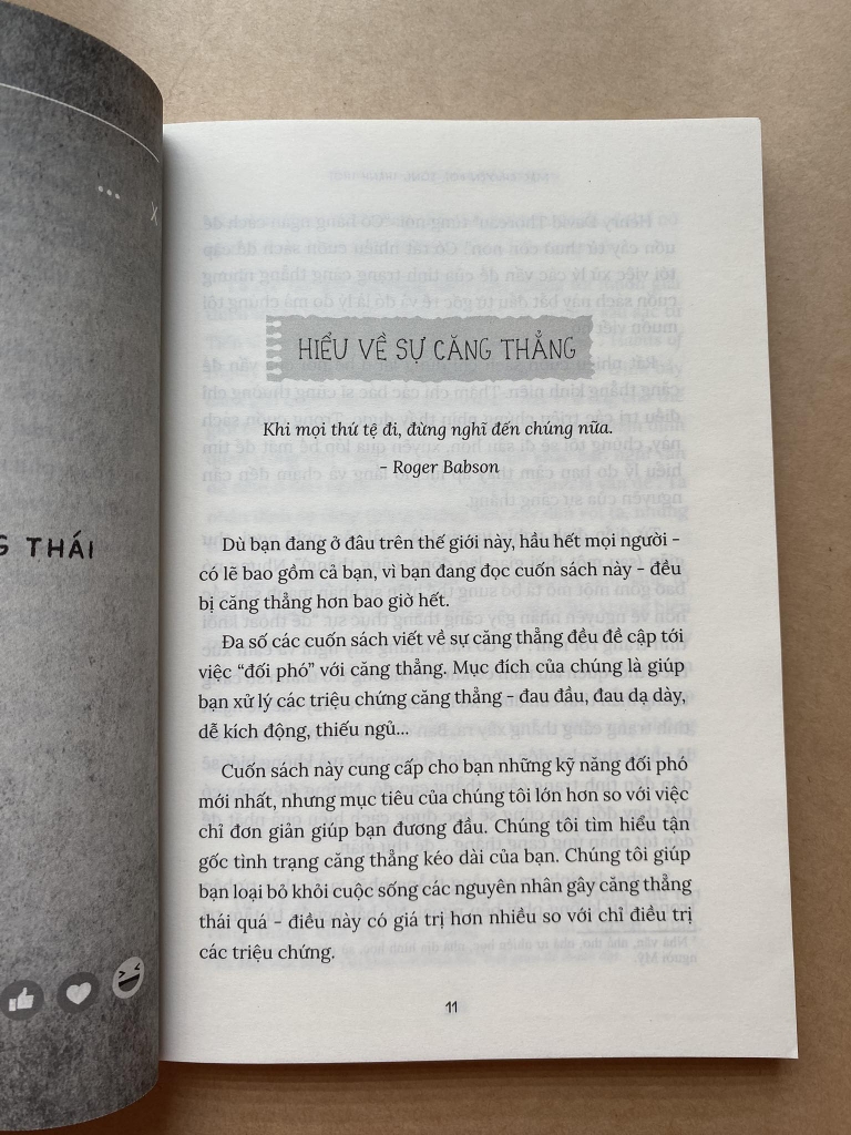 Mặc chuyện đời sống thảnh thơi