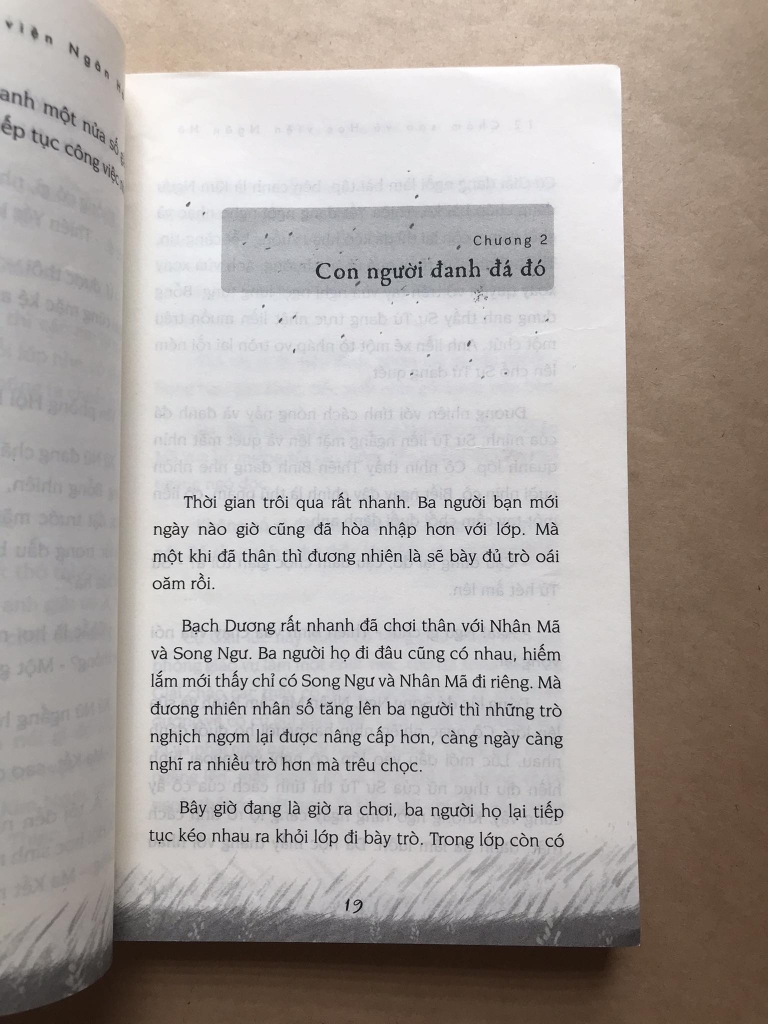 12 chòm sao và học viện ngân hà