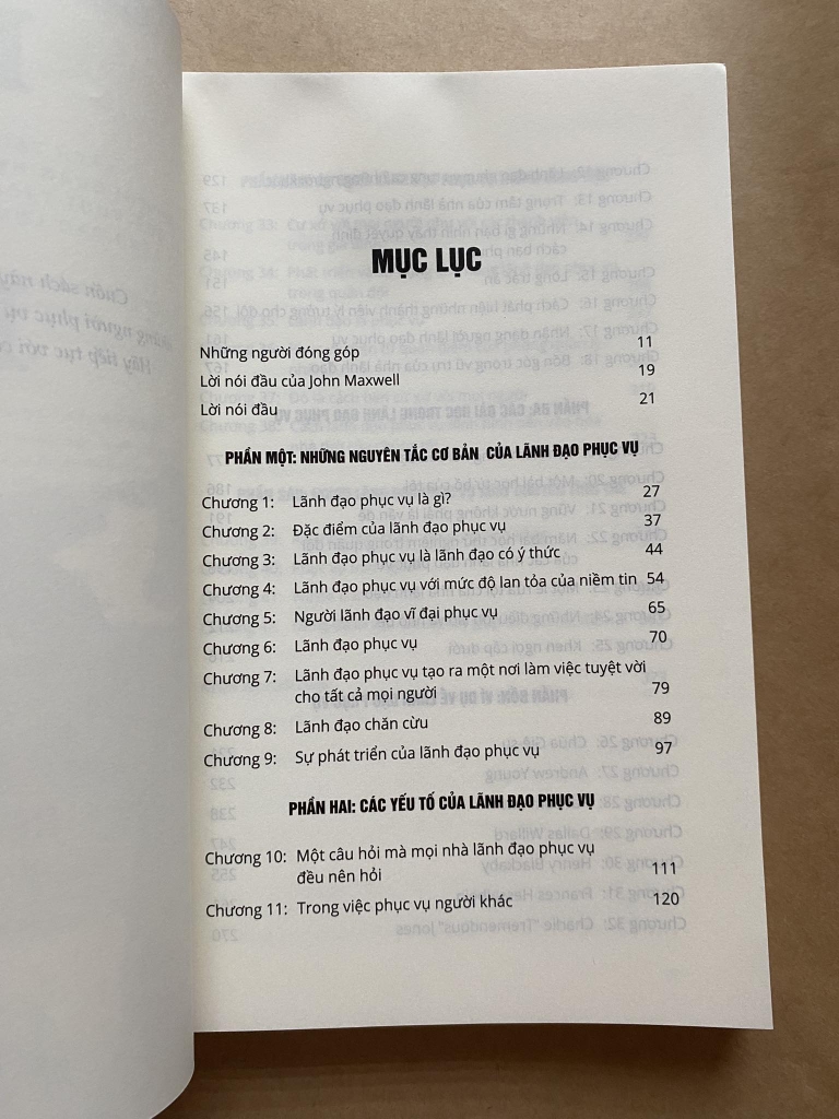 Lãnh đạo phục vụ