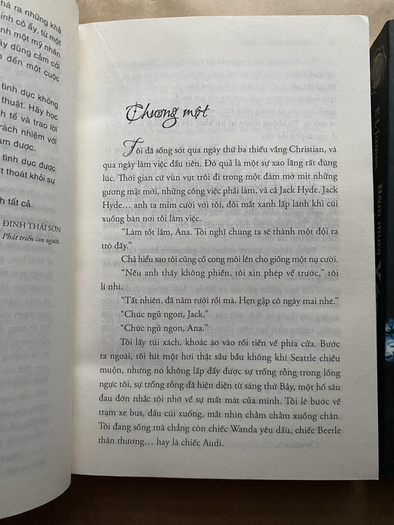 Năm mươi sắc thái ( Combo 3 tập - Xám , Đen, Tự Do )