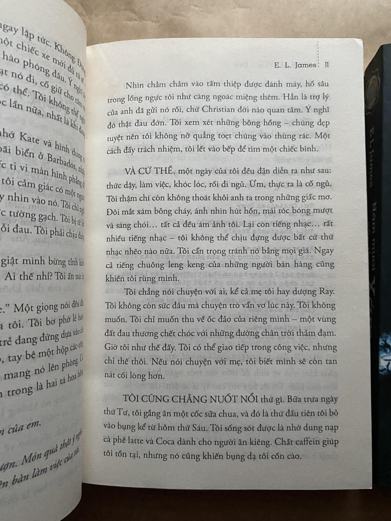 Năm mươi sắc thái ( Combo 3 tập - Xám , Đen, Tự Do )